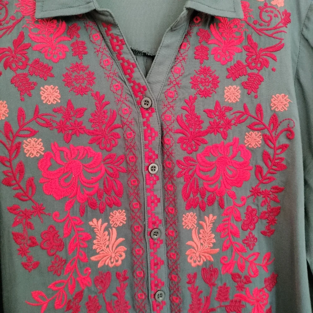 Andree by Unit embroidered Floral button up Shirt blouse M Boho Western Office